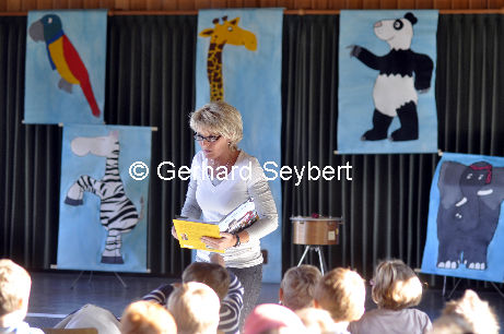 Autorin Heidi LeenenAutorin Heidi Leenen bei der interaktiven Lesung des 3. Bands des Elefantenpups