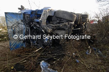 LKW-Unfall B221 bei Straelen