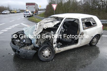 Unfall Kervenheim Autobahnauffahrt a57