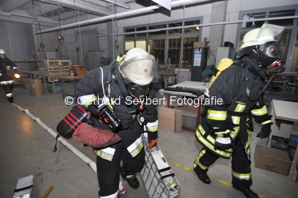 Feuerwehrbung in Kervenheim bei Polsterwerk Martens